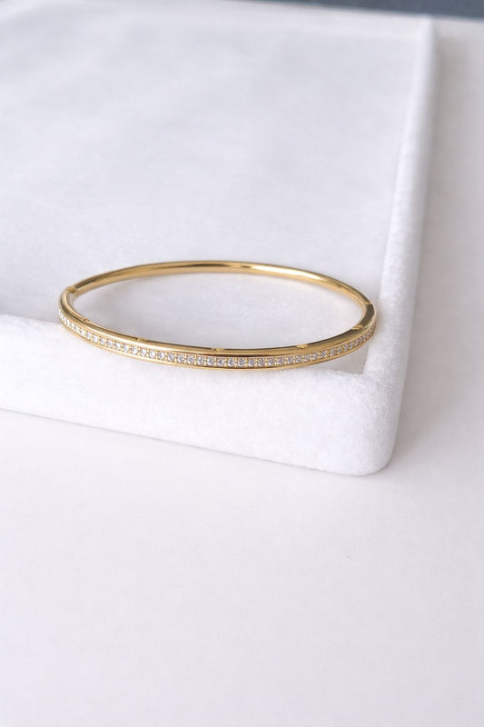 Zarif Taşlı Halka Kelepçe