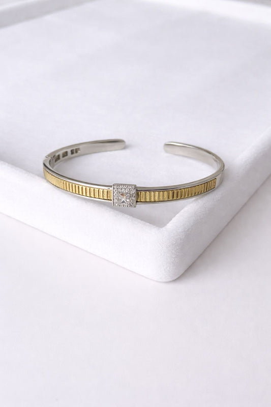 Modern Kare Kelepçe