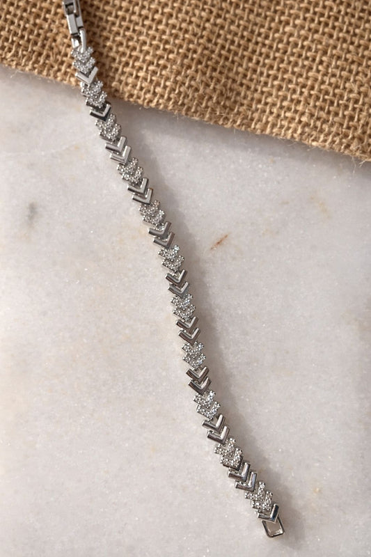 V Form Taşlı Zincir Bileklik